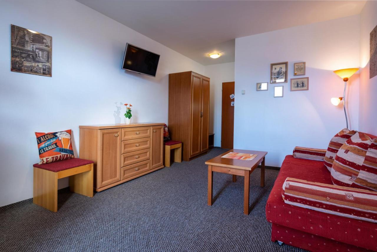 Maravar - Pivny Wellness Adults Only Липтовски-Трновец Экстерьер фото